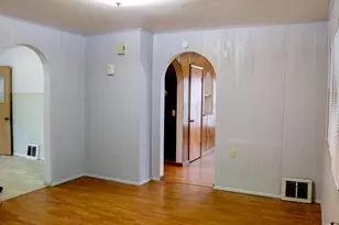 321 E Center St, Coloma, MI 49038 - Photo 7