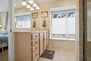 422 Briar Ct, Saint Joseph, MI 49085 - Photo 15