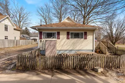 242 S Maple Street, Freeport, MI 49325 - Photo 9