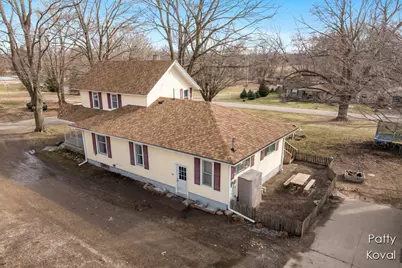 242 S Maple Street, Freeport, MI 49325 - Photo 37