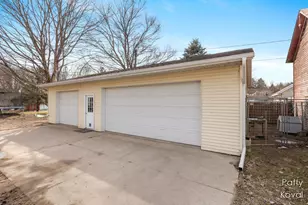 242 S Maple St, Freeport, MI 49325 - Photo 11