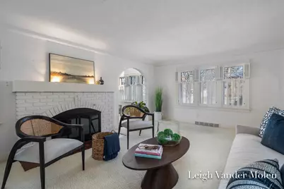 414 Cheshire Drive NE, Grand Rapids, MI 49505 - Photo 9