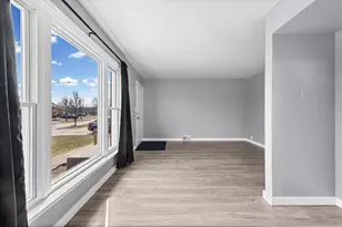 2490 Stieber St, Westland, MI 48186 - Photo 9