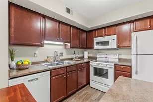 734 W Kilgore Rd, Kalamazoo, MI 49008 - Photo 9