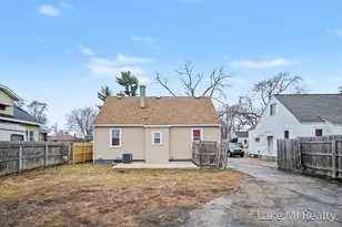 44 Honeoye St SW, Grand Rapids, MI 49548 - Photo 21