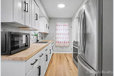 44 Honeoye Street SW, Grand Rapids, MI 49548 - Photo 3