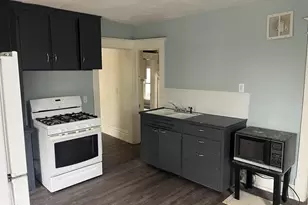 934 10th St NW, Grand Rapids, MI 49504 - Photo 11