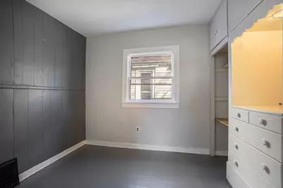 934 10th Street NW, Grand Rapids, MI 49504 - Photo 5