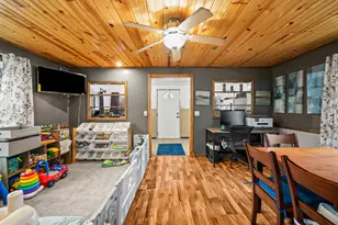 460 Green St, Constantine, MI 49042 - Photo 7