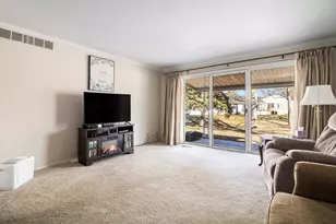 5822 Leisure S Dr SE, Grand Rapids, MI 49548 - Photo 9