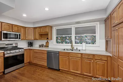 19 Richards Avenue NW, Grand Rapids, MI 49504 - Photo 11