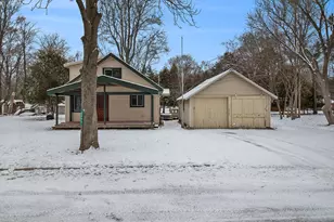 8496 Mill St, Onekama, MI 49675 - Photo 15