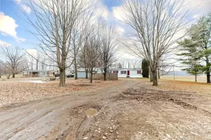60123 Dailey Rd, Dowagiac, MI 49047 - Photo 3