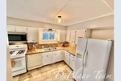 5583 Christie Avenue SE, Kentwood, MI 49508 - Photo 9