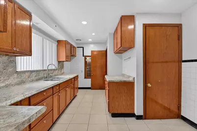 18759 Huntington Avenue, Harper Woods, MI 48225 - Photo 19