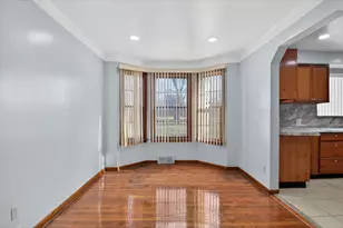 18759 Huntington Ave, Harper Woods, MI 48225 - Photo 17