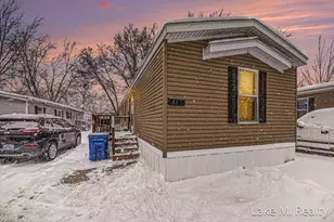 461 Sluyter St SE, Grand Rapids, MI 49548 - Photo 1