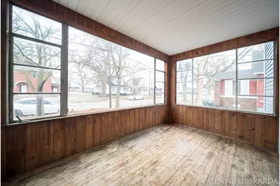 296 W Larch Avenue, Muskegon, MI 49441 - Photo 11