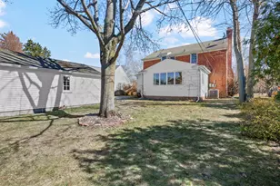 576 Golfview Blvd, Birmingham, MI 48009 - Photo 33