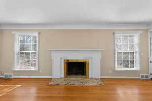 576 Golfview Blvd, Birmingham, MI 48009 - Photo 9