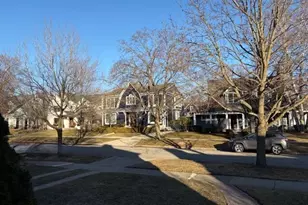 576 Golfview Blvd, Birmingham, MI 48009 - Photo 5