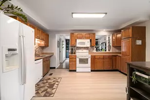 957 Woodville Ave, Monroe, MI 48161 - Photo 7