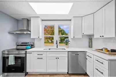 608 W High Street, Dowagiac, MI 49047 - Photo 3