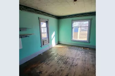 706 N Monroe Street, Albion, MI 49224 - Photo 5