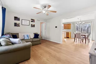 1016 W Villas Dr, Vicksburg, MI 49097 - Photo 5