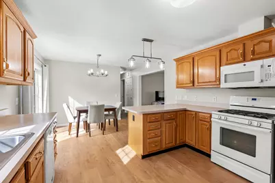 1016 W Villas Drive, Vicksburg, MI 49097 - Photo 9