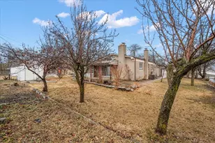 3858 Hughes Dr, Warren, MI 48092 - Photo 9