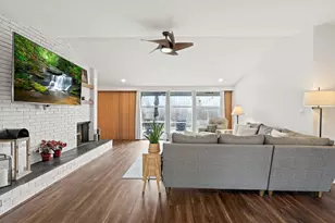 2330 N Pine Center Dr, West Bloomfield, MI 48323 - Photo 17