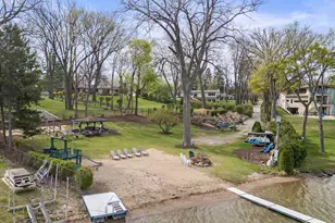 2330 N Pine Center Dr, West Bloomfield, MI 48323 - Photo 49