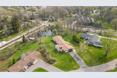 2330 N Pine Center Drive, West Bloomfield, MI 48323 - Photo 57