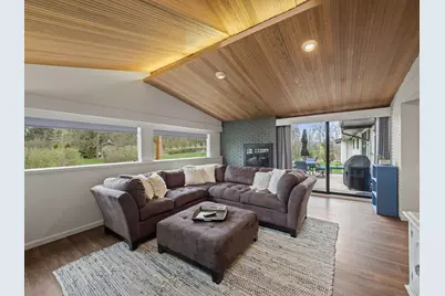 2330 N Pine Center Drive, West Bloomfield, MI 48323 - Photo 27