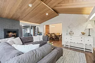 2330 N Pine Center Dr, West Bloomfield, MI 48323 - Photo 25