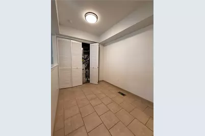 519 Longshore Drive #B, Ann Arbor, MI 48105 - Photo 5