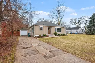 1053 E Byron Rd, Norton Shores, MI 49441 - Photo 25