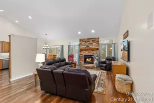 1816 Tiffany Shores Ct, Holland, MI 49424 - Photo 5