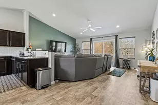 581 Cygnet Lake Dr, Benton Harbor, MI 49022 - Photo 7