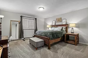 581 Cygnet Lake Dr, Benton Harbor, MI 49022 - Photo 9