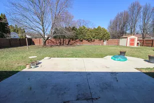 17064 Hawk Ct, Three Rivers, MI 49093 - Photo 9