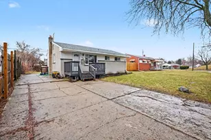 508 Linda Vista Dr, Pontiac, MI 48342 - Photo 1