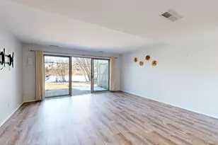 734 Peninsula Ct, Ann Arbor, MI 48105 - Photo 7