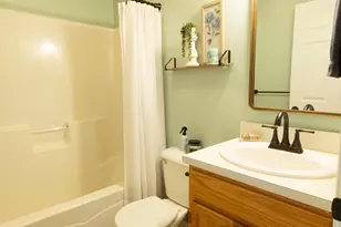 2940 Bentbrooke Dr, Holland, MI 49424 - Photo 17