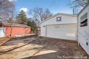 1322 Waverly Ave, Grand Haven, MI 49417 - Photo 35