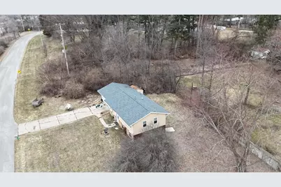 2326 Pioneer Drive, Jackson, MI 49201 - Photo 3