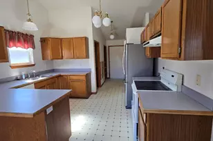 9027 Clover Dr, Milan, MI 48160 - Photo 7