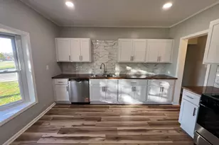 412 N Darling Ave, Fremont, MI 49412 - Photo 3