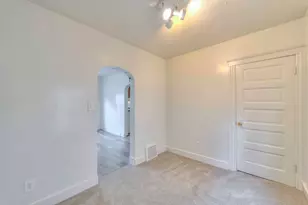 1019 Woodbridge St, Jackson, MI 49203 - Photo 9